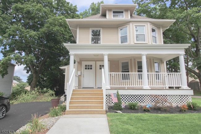 Building Photo - 83 Ravine Ave