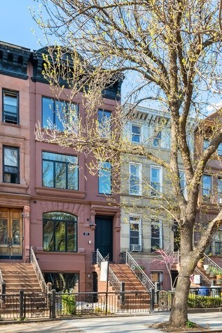 Building Photo - 527A Hancock St
