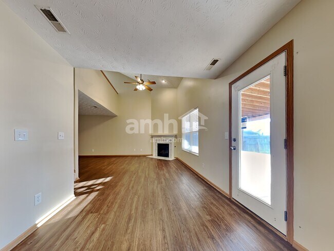 Building Photo - 5717 Clemens Drive