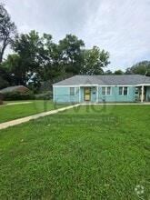 Building Photo - 839 Pearce St