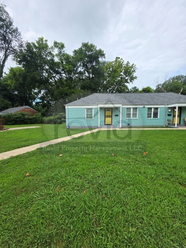 Building Photo - 839 Pearce St