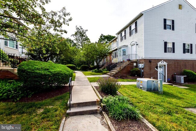 Foto del edificio - 15043 Cherrywood Dr