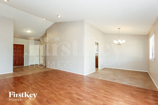 Foto del edificio - 4323 E Beck Ln