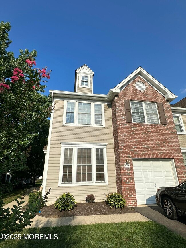 Foto del edificio - 219 Satinwood Dr