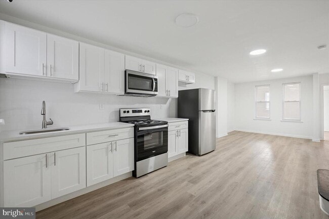 Building Photo - 183 W Logan St