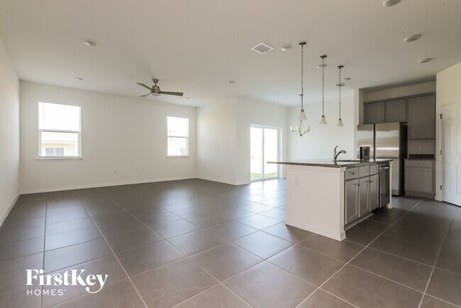 Foto del edificio - 507 Crown Rose Dr