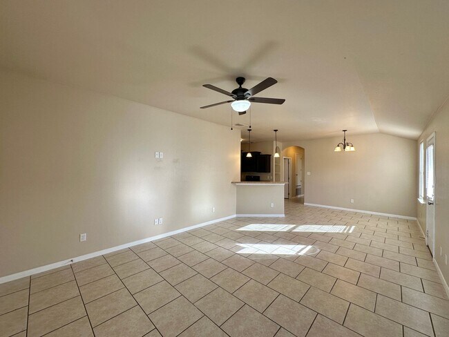 Building Photo - 4608 Cambridge Dr