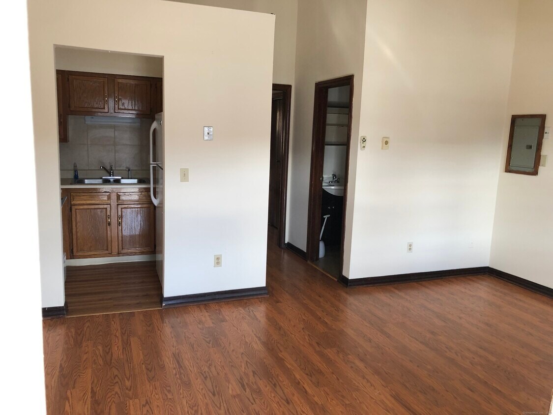 Foto principal - 310 S Main St