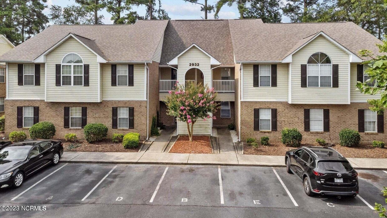 2932 Mulberry Ln Unit B, Greenville, NC 27858 Condo for Rent in