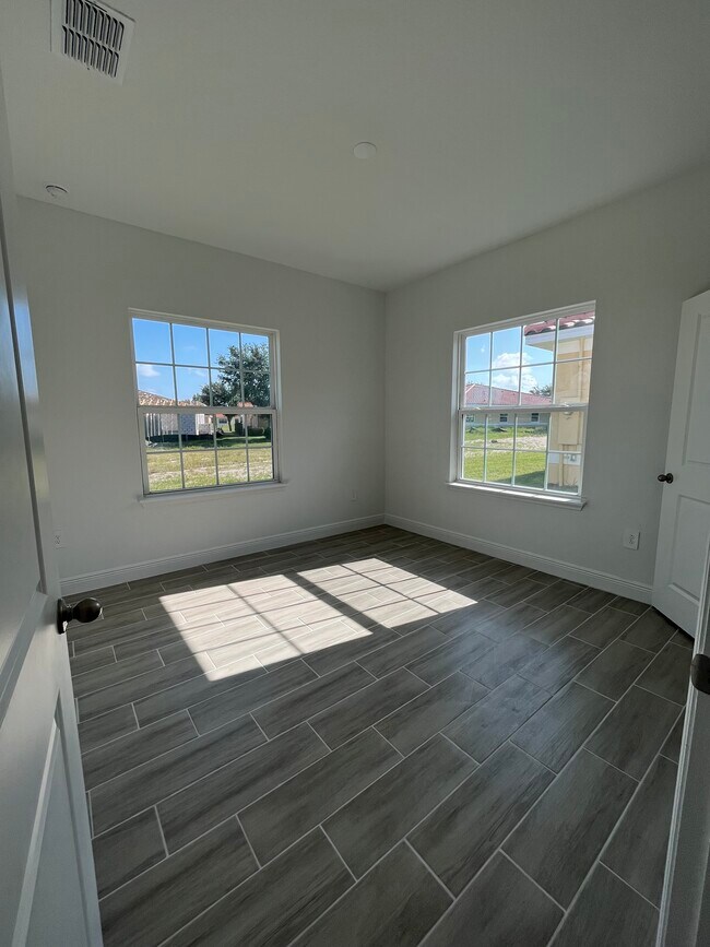 Foto del edificio - 1584 Cumin Dr