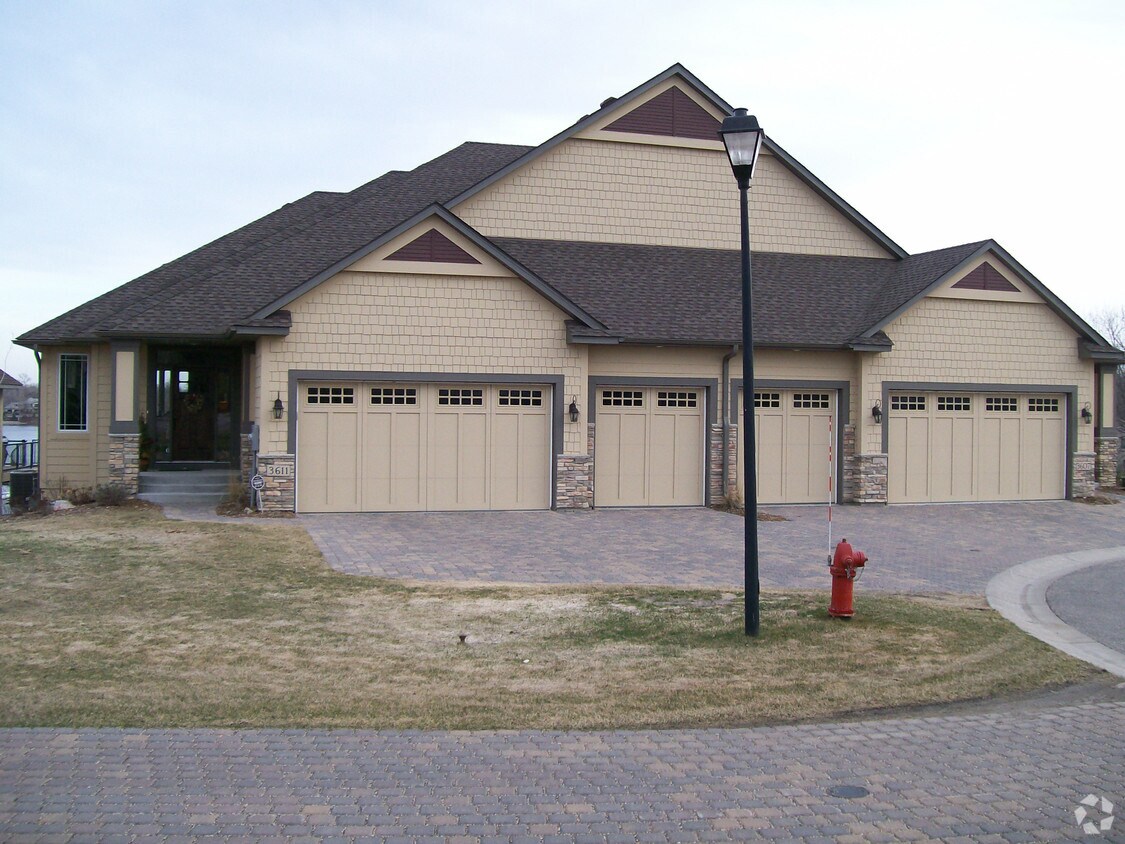 3611 Crystal Bay Ln NW, Prior Lake, MN 55372 Apartments in Prior Lake