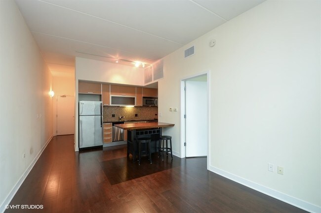 Foto del edificio - 332 N Desplaines St