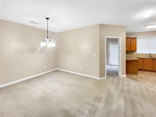 Building Photo - 336 St Claire Dr