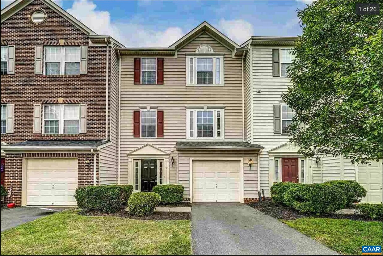 Primary Photo - 12 Butterfield Ct