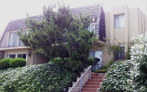 Foto del edificio - 3223 Bennett Dr