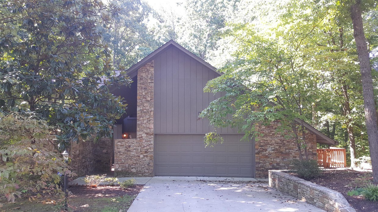 8408 High Lark Ln, Knoxville, TN 37923 House for Rent in Knoxville