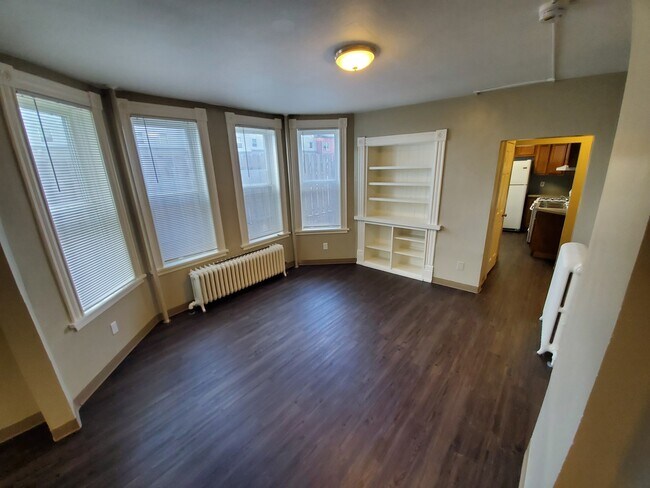 Building Photo - 419 N 1st Ave W