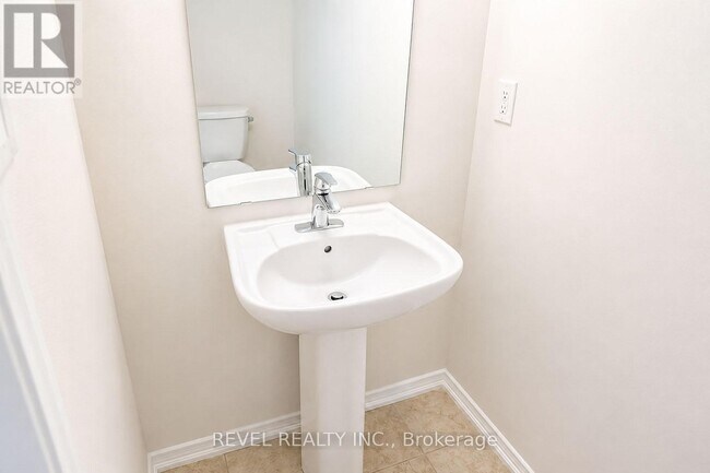 Building Photo - 62 Munro Cir