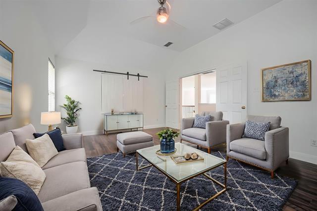 Foto principal - 812 Brookwater Dr