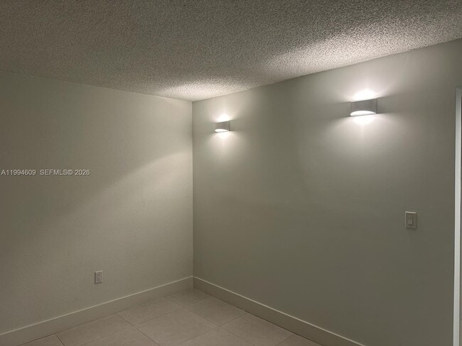 Foto del edificio - 8794 SW 12th St