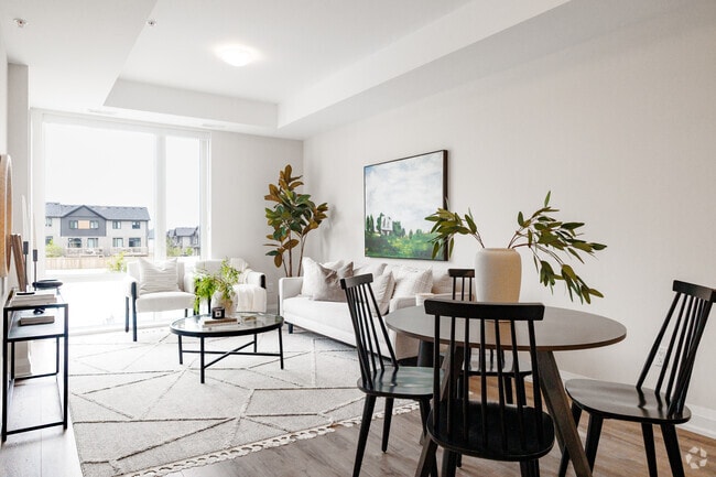 M1 - 2BR, 2BA - 920 SF - Dining - Sunningdale Heights Apartments & Townhouses