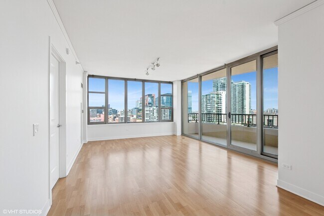 Foto del edificio - 200 N Jefferson St