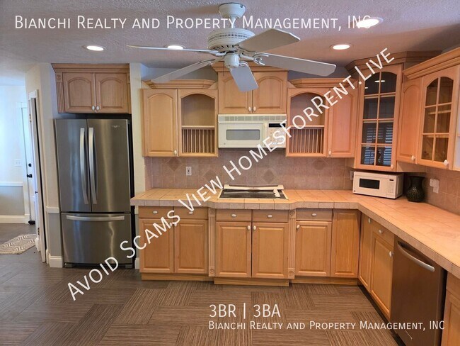 Building Photo - 1132 Ridge Dr