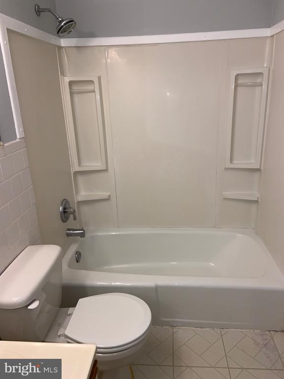 Foto del edificio - 7092 Spring Garden Dr