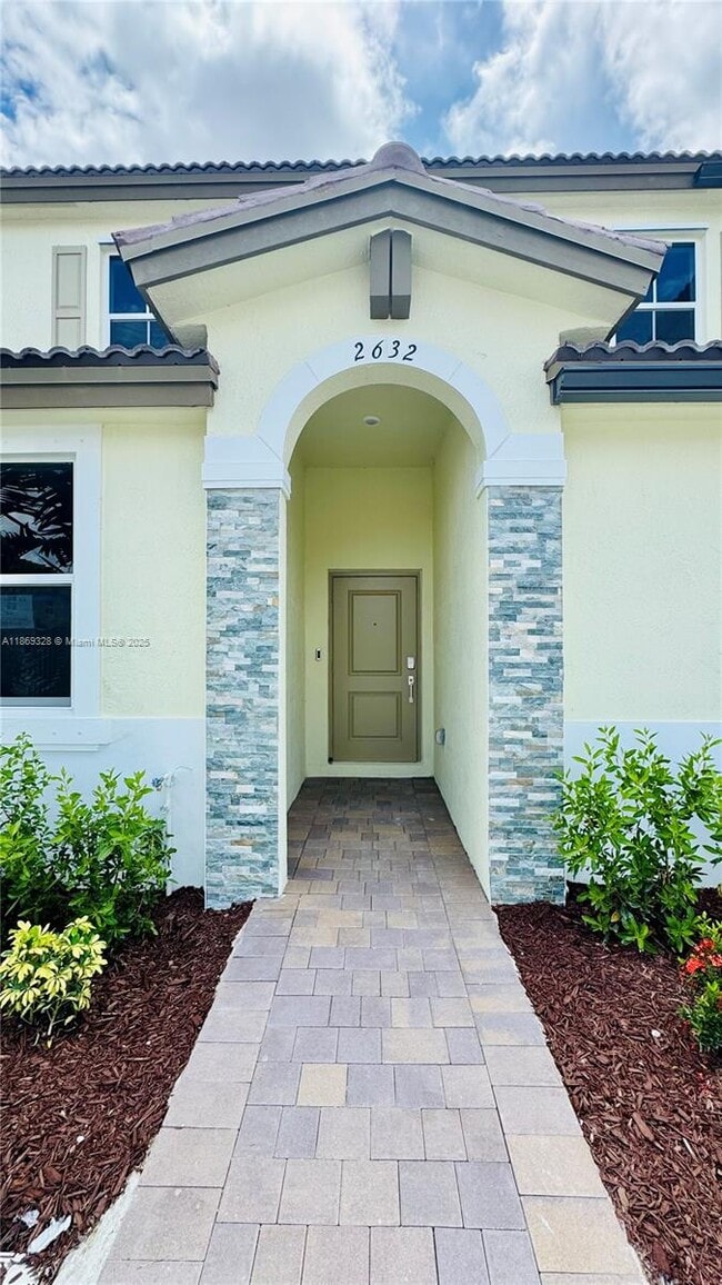 Building Photo - 2632 SE 27th Dr