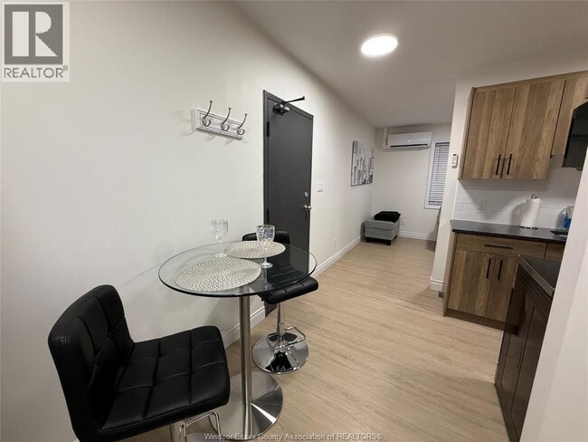 Building Photo - 808 Ottawa St