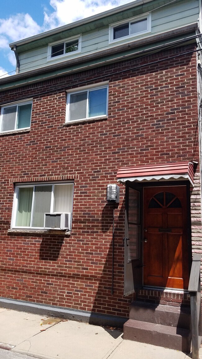 Photo - 1707 Edwards Way Apartments