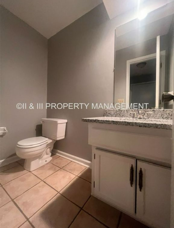Foto del edificio - 10916 W 115th St