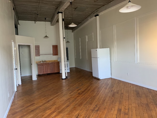 Building Photo - 1417 Kemper St
