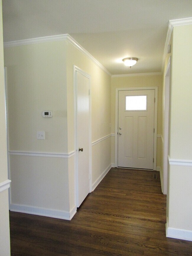 Foto del edificio - 38 Thelma-3 bedroom, 2 bath- ALICE DRIVE AREA