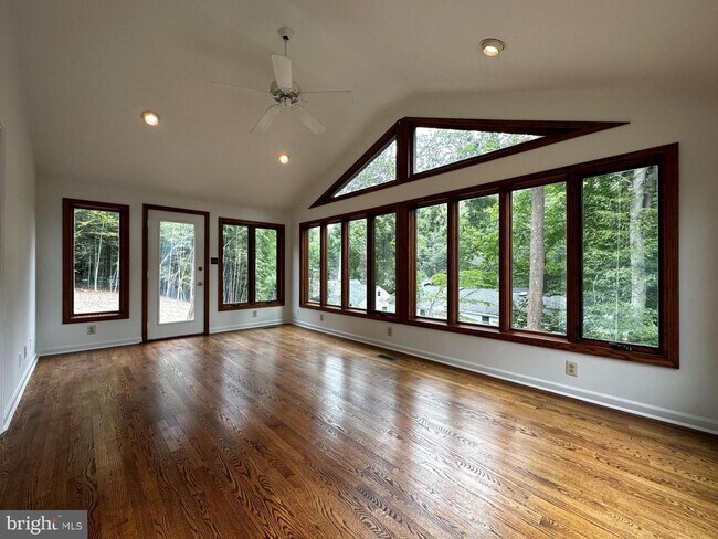 Building Photo - 3011 Military Rd