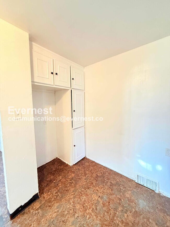 Foto del edificio - 10747 Roxbury St