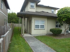 Building Photo - 2718 Meadow Creek Way