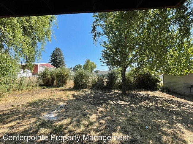 Building Photo - 3 br, 2.5 bath House - 347 NE Ward Ave