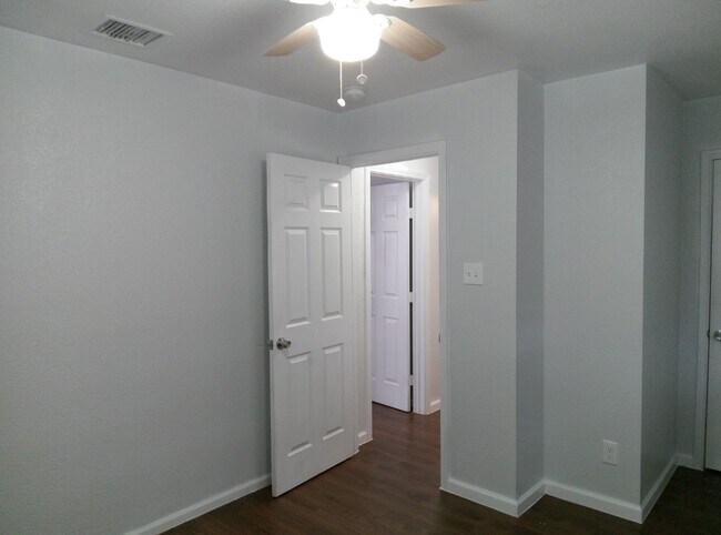 Foto del edificio - Charming 2-Bedroom Home Near Downtown San ...
