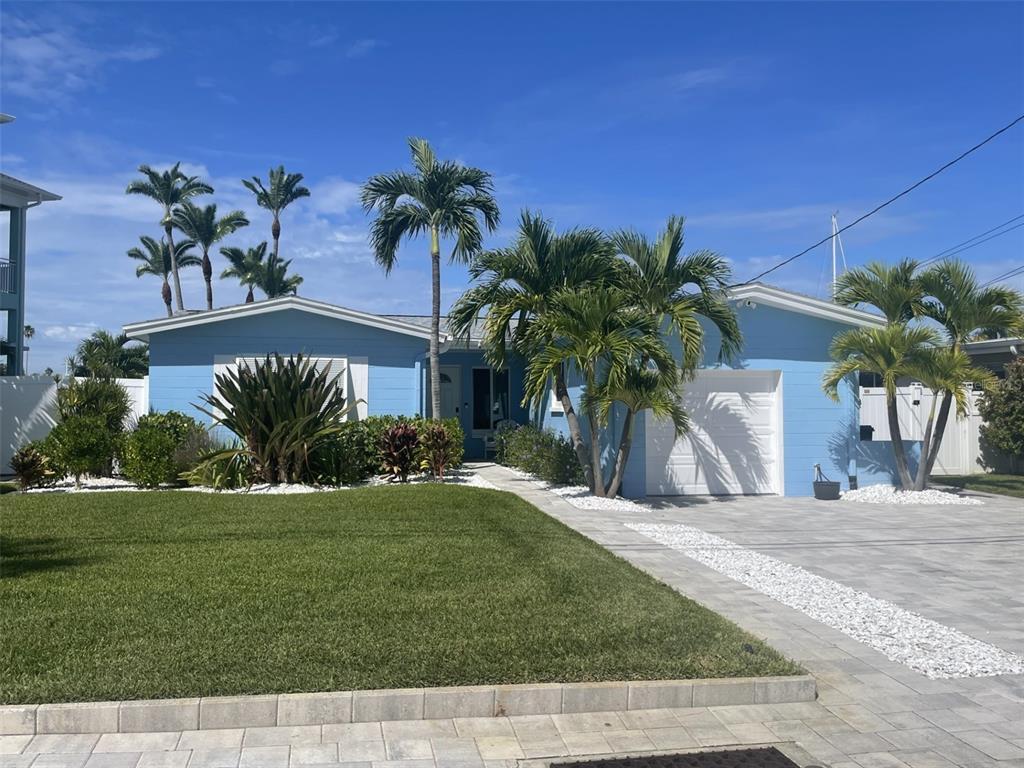 Foto principal - 15906 Redington Dr