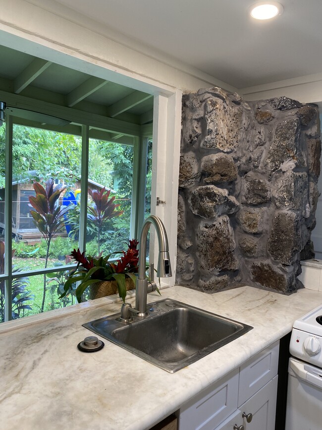 Building Photo - 21 Homelani Pl