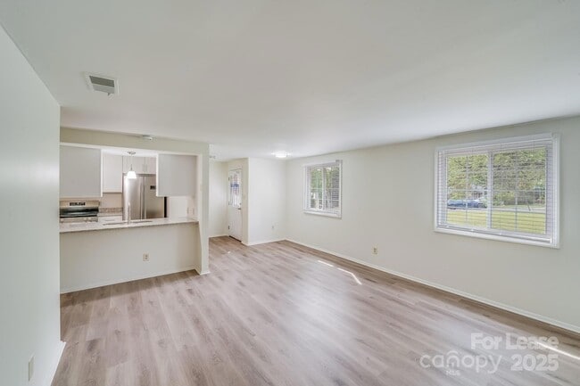 Foto del edificio - 5001 Forest Mountain Ct