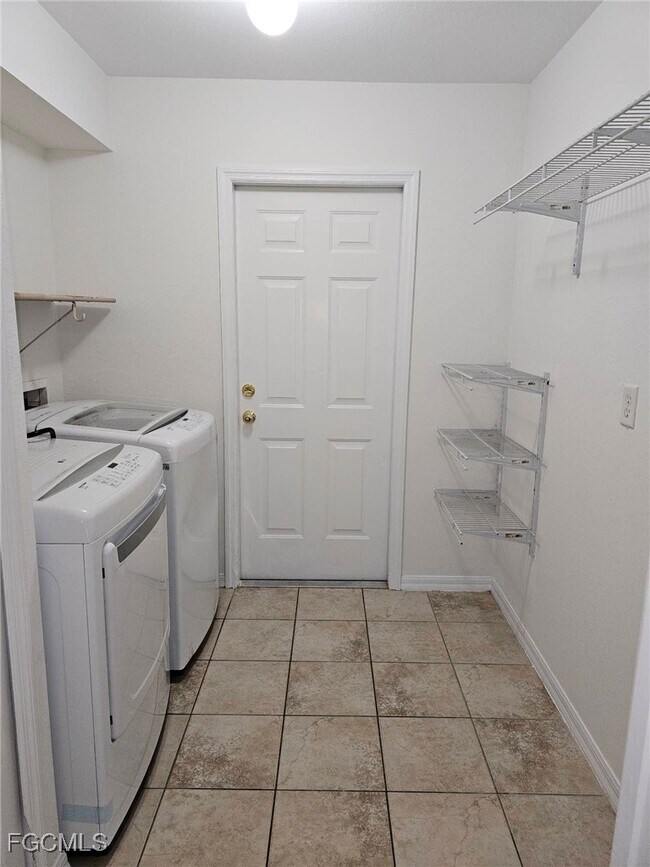 Foto del edificio - 1900 NW 33rd Ave