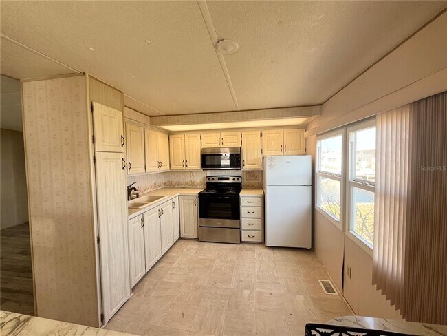 Building Photo - 1213 31st Ave W