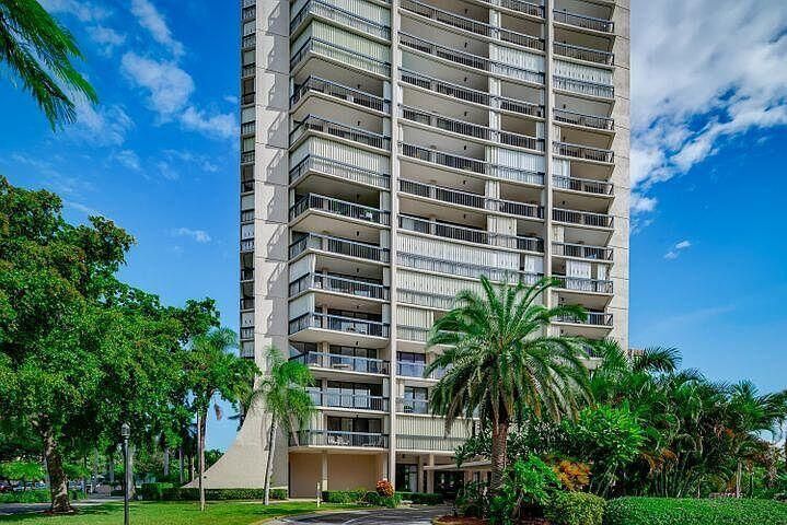 Foto principal - 2425 Presidential Way