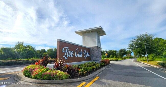 Building Photo - 2112 Live Oak Lake Rd