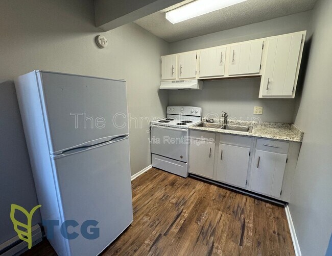 Foto del edificio - 2402 Marquette Rd