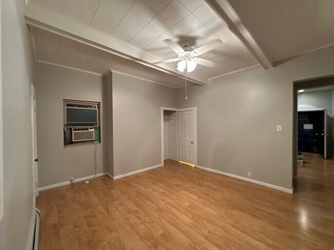 Building Photo - 449 Cedarville St