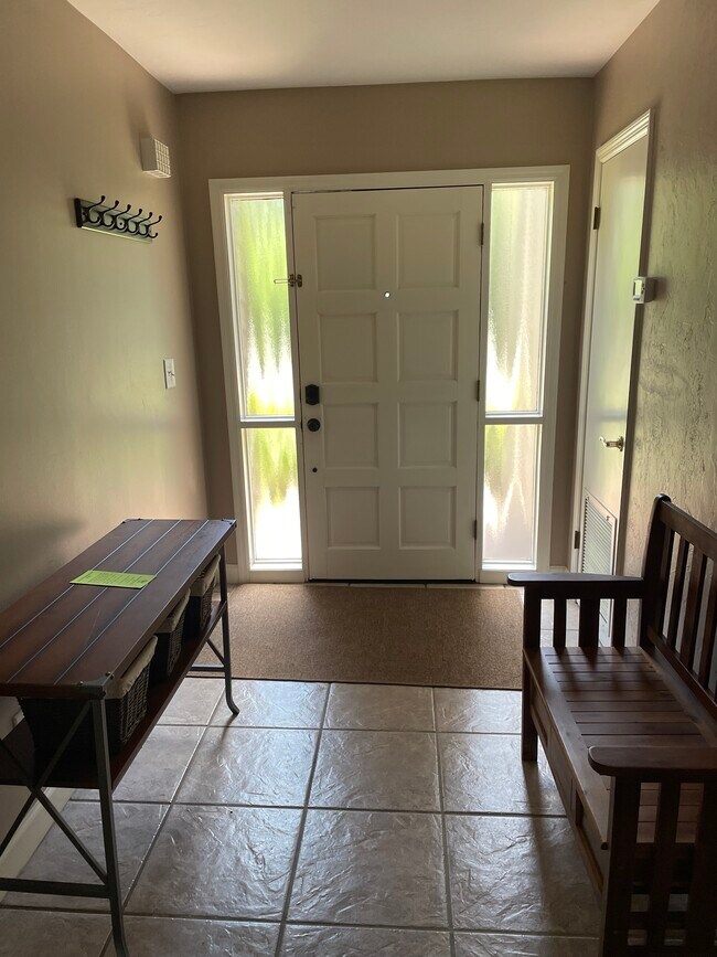 Entryway - 2926 NW 9th Pl