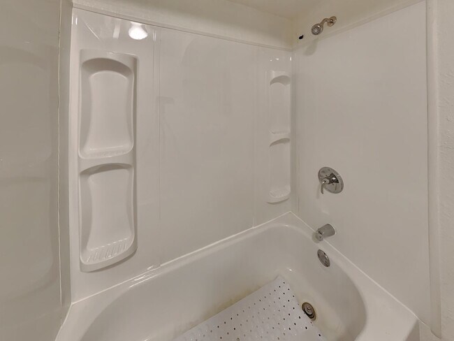 Building Photo - Move-in Special: Receive $500 off your fir...